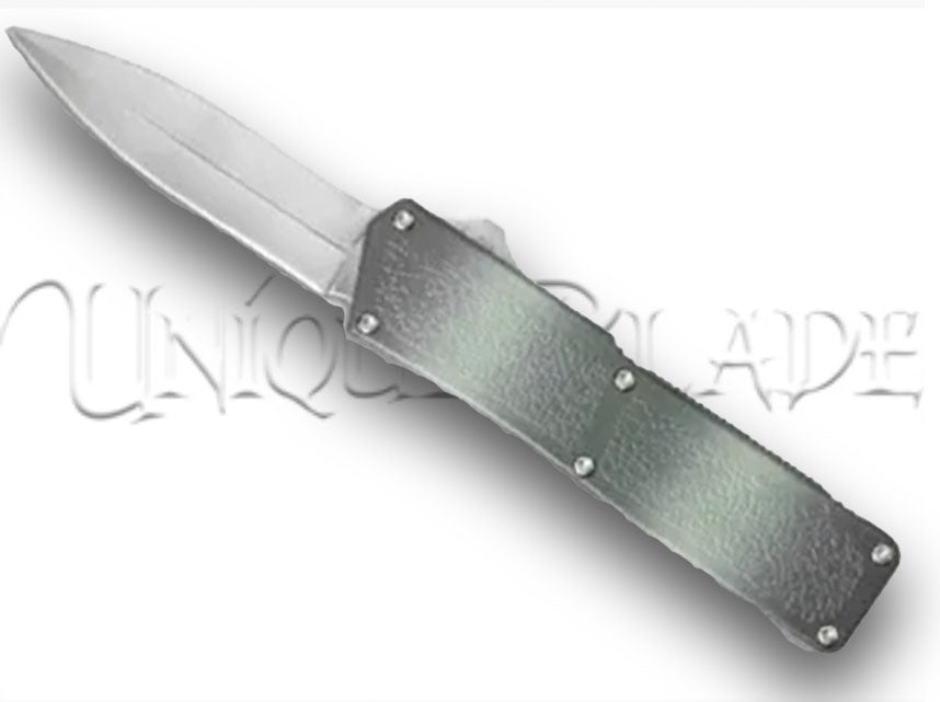 Lightning Camo OTF Automatic Knife - Satin Dagger - Plain Blade - A stealthy and reliable companion for outdoor adventures, this camo-patterned OTF knife boasts a sharp satin dagger blade for precise cutting.