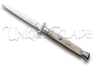 Frank B. 11" Italian Stiletto Swinguard Honey Horn Automatic Knife - Bayonet - Embrace the artistry of Italian design with this 11" stiletto swinguard automatic knife, showcasing a honey horn handle and a classic bayonet blade for a perfect blend of tradition and style.